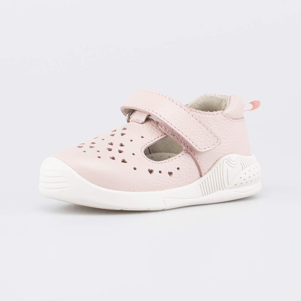 032100-22 Закрытые сандалии для девочки Первые шаги, все фото 1