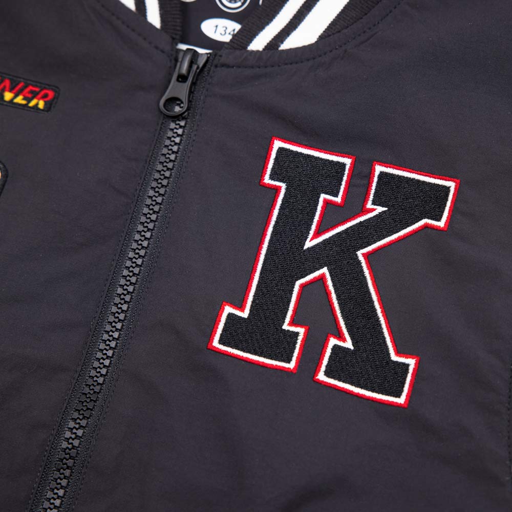 07785007-40 Черная жилетка с нашивками для мальчика, все фото 4