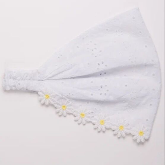 07811706-40 Белая косынка на резинке Ромашки для девочки белый фото №3