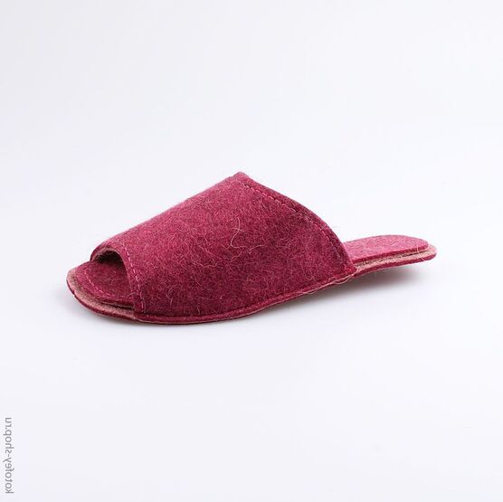 737000-06 Тапочки для девочки бордовый