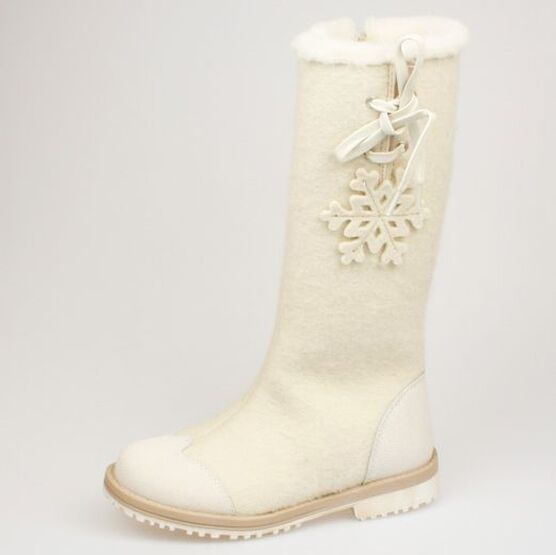 667011-43 Валенки для девочки белый