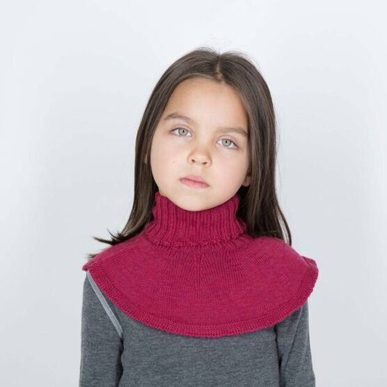 07812129-43 Манишка из шерсти мериноса малиновый для девочки малиновый фото №3