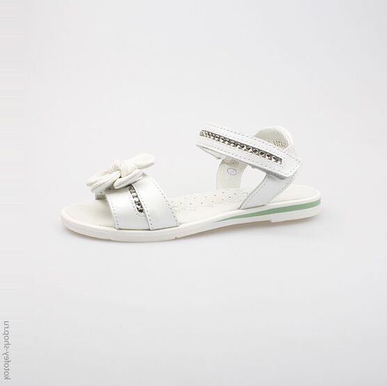 522067-22 Босоножки для девочки белый