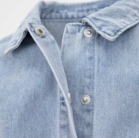 07805002-40 Джинсовая куртка-бомбер для девочки для девочки голубой фото №4