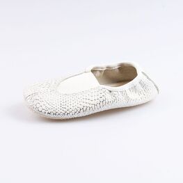212003-08 Чешки для девочки белый + серебристый