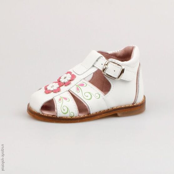 022056-21 Туфли летние для девочки белый