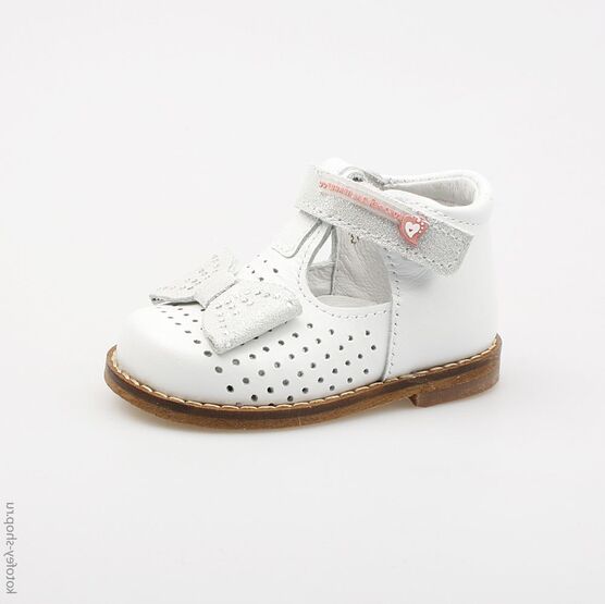 032074-21 Туфли для девочки белый