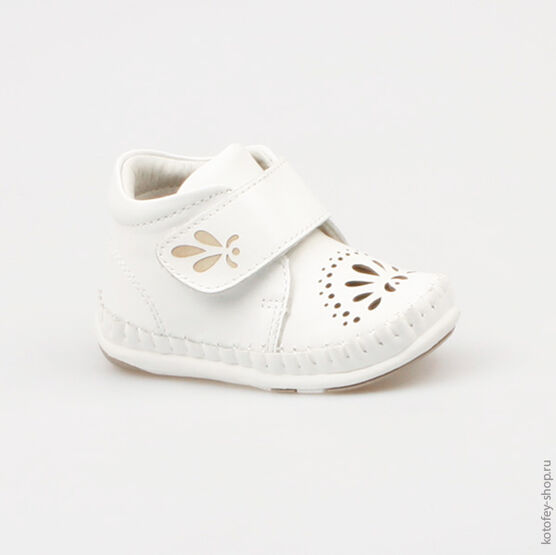 052114-22 Ботинки для девочки белый