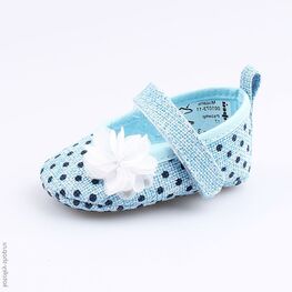 001073-11 Пинетки в виде туфелек с белым цветочком для девочки голубой