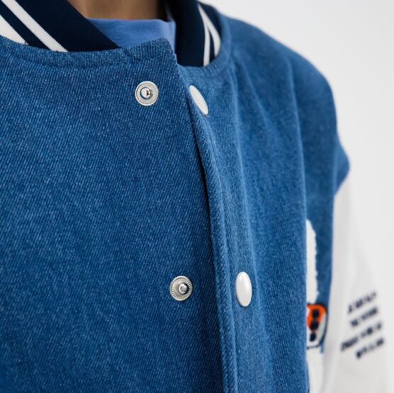 07757069-40 Джинсовая куртка-бомбер для мальчика для мальчики синий + бежевый фото №5